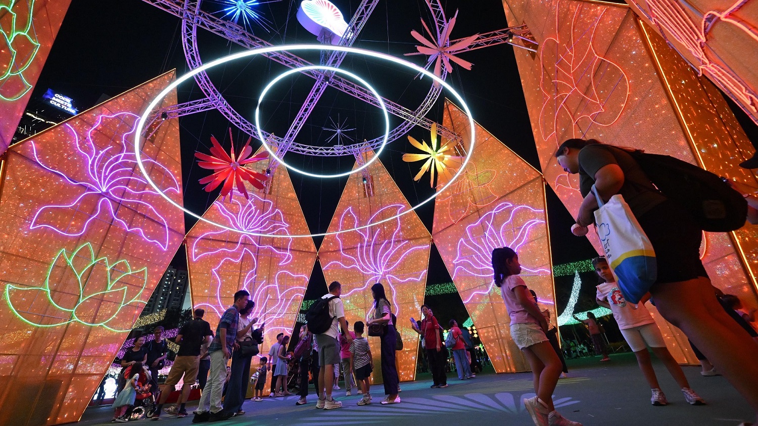 【玩樂】中秋假期好去處 賞月觀燈舞火龍