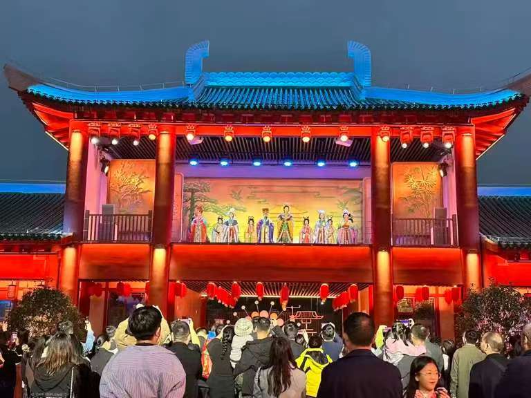 國慶次日十堰文旅市場熱度攀升 文體旅商融合激活消費