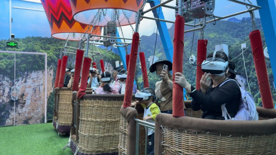 張家界大峽谷景區國慶假期接待平穩有序