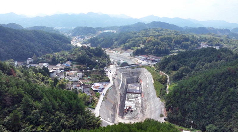 皖歙縣：「黃金周」變「攻堅周」 重點項目加速推進