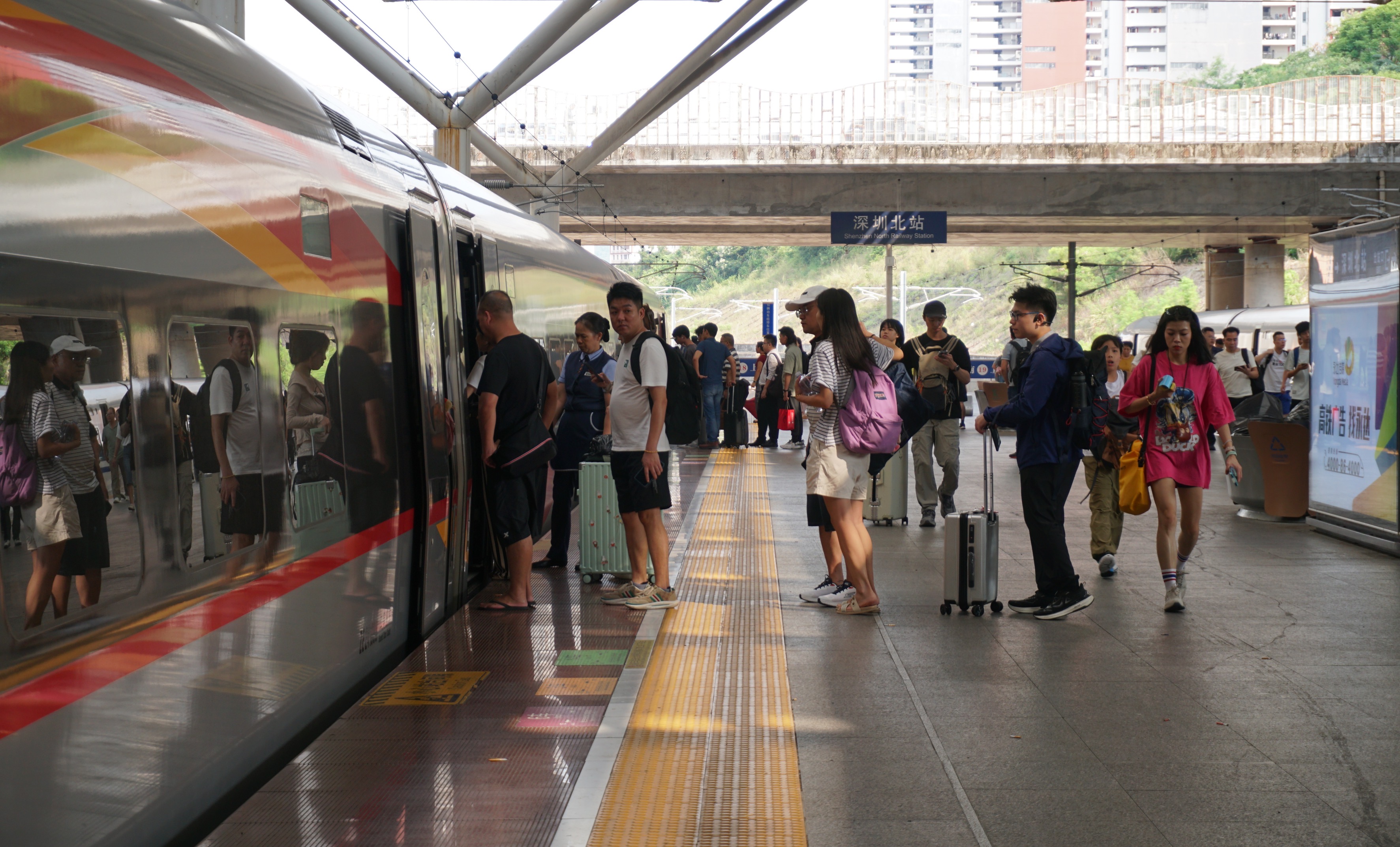 國慶中秋假期第四天，國鐵廣州局預計發送旅客257.2萬人次