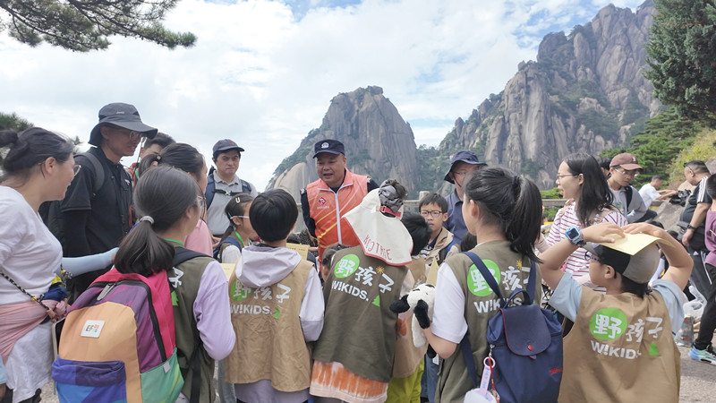 【港商觀察】執勤·講解·記錄   黃山守松人胡曉春的一天