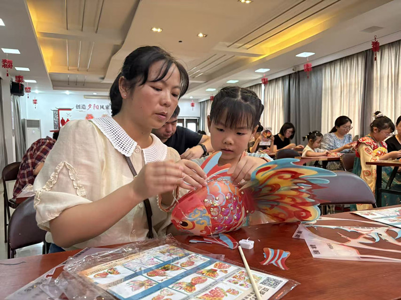 皖休寧縣：「非遺之光」映照中秋月