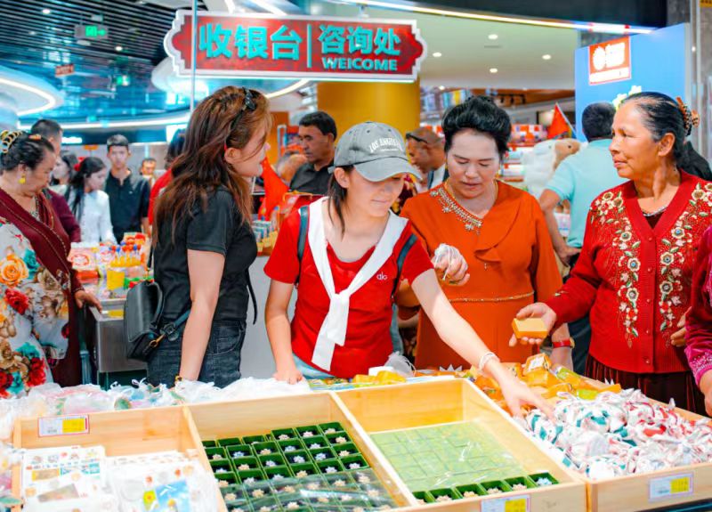 國慶「購」全球 新疆喀什綜保區成消費新地標