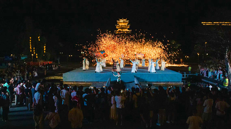 日賞山水夜觀華彩  皖休寧齊雲山全天候新場景釋放乘數效應