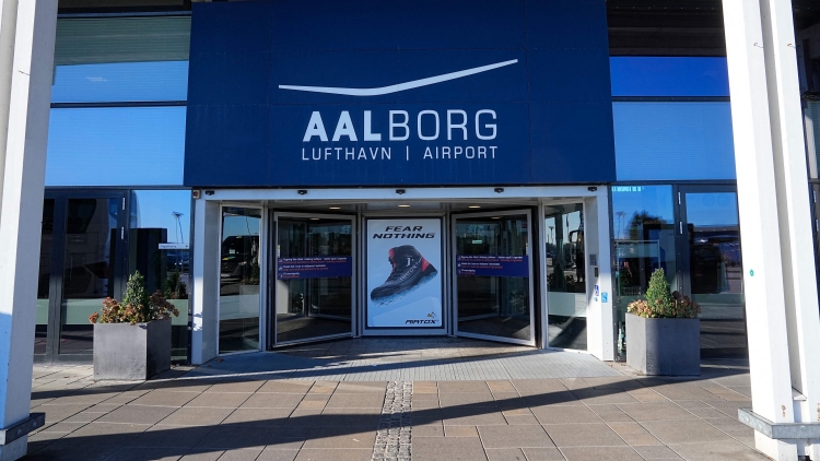 丹麥擬禁止15歲以下人群用社交媒體：六成男性青少年成「家裏蹲」