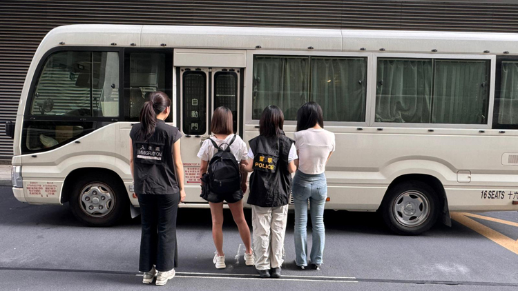 警方灣仔掃黃拘7名內地女