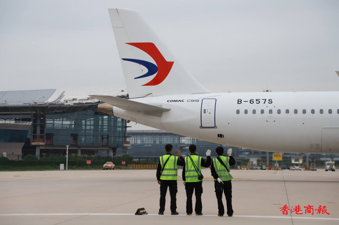 「雙節」東航在粵承運旅客超42萬人次