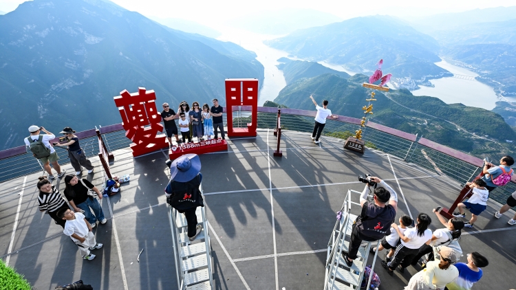 國慶中秋8天假 文旅市場破紀錄：國內出遊8.88億人次 總消費超8090億元