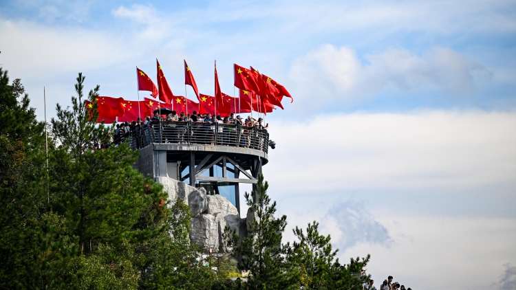 國慶中秋消費亮眼：日均收入增4.5% 珠寶、演藝場館等品類增速超40%