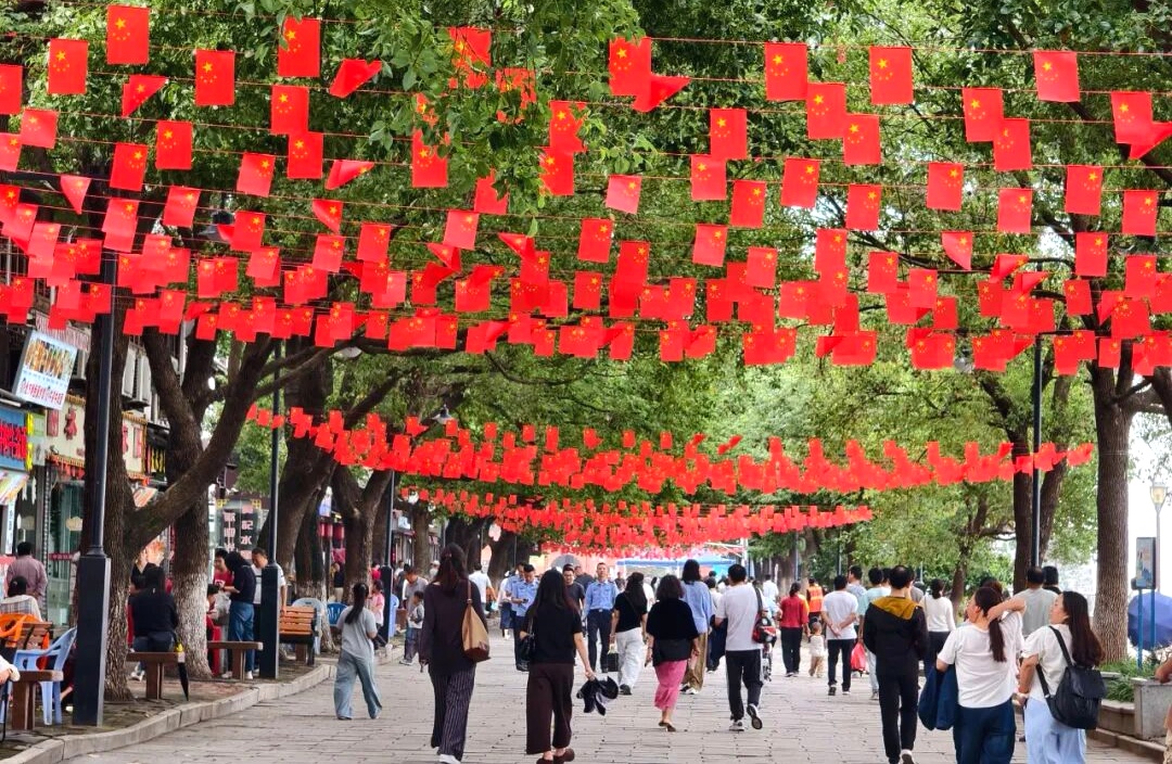 皖巢湖市雙節文旅「狂飆」：消費熱 活力足