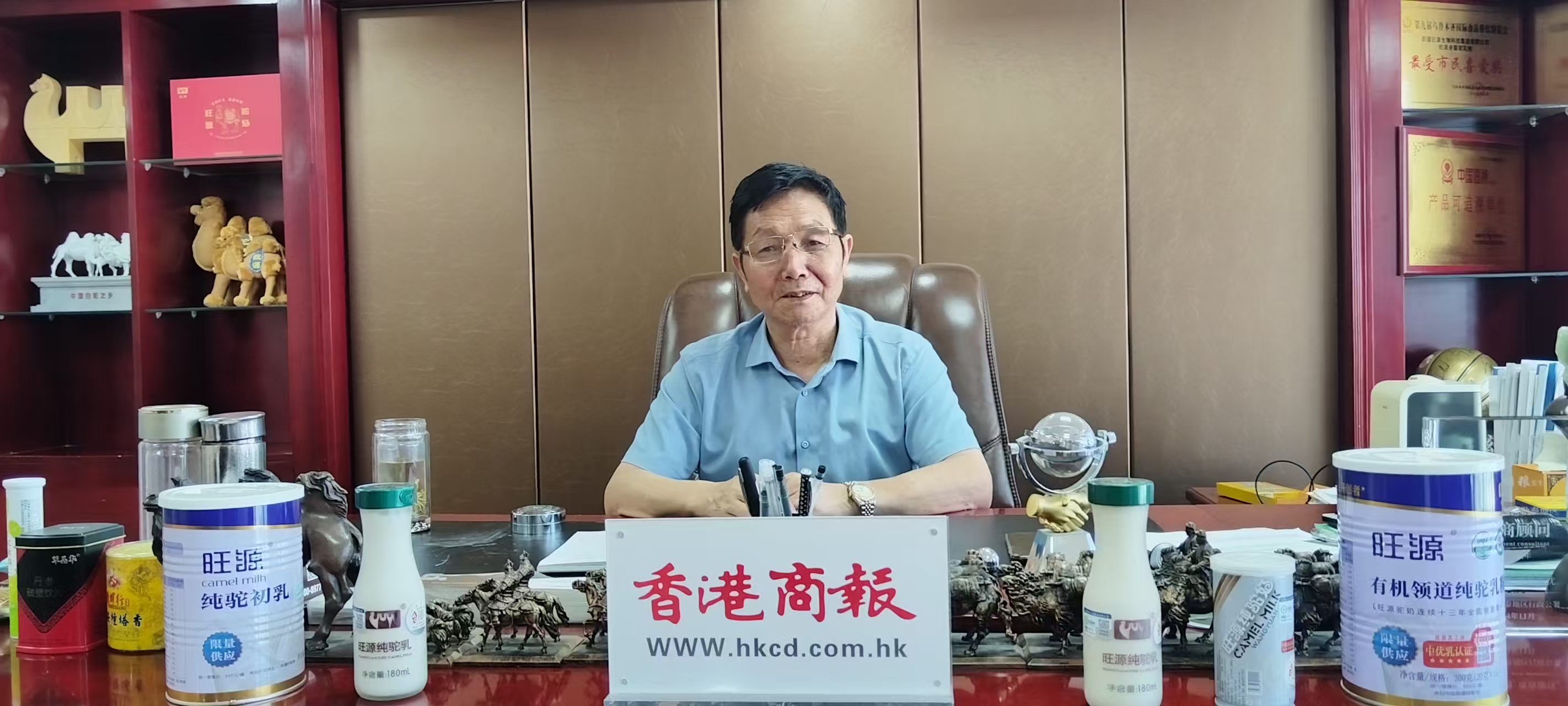 全國民族團結進步模範陳鋼糧 讓沙漠之舟「駝」起牧民致富夢