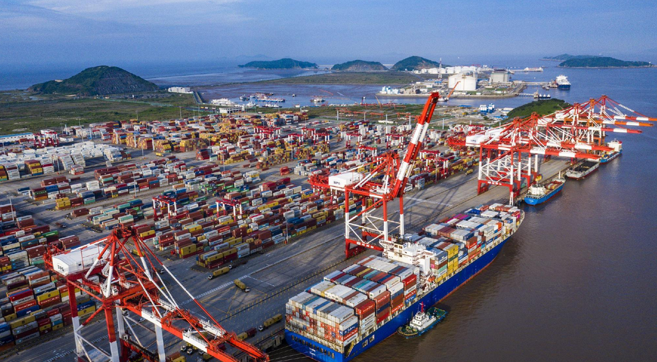 商務部新聞發言人就美對華造船等行業301調查限制措施落地答記者問