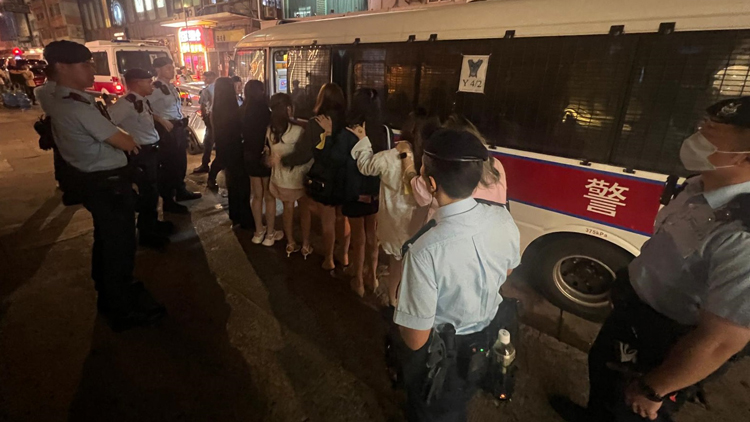 警方尖沙咀打擊非法勞工 拘捕35名男女