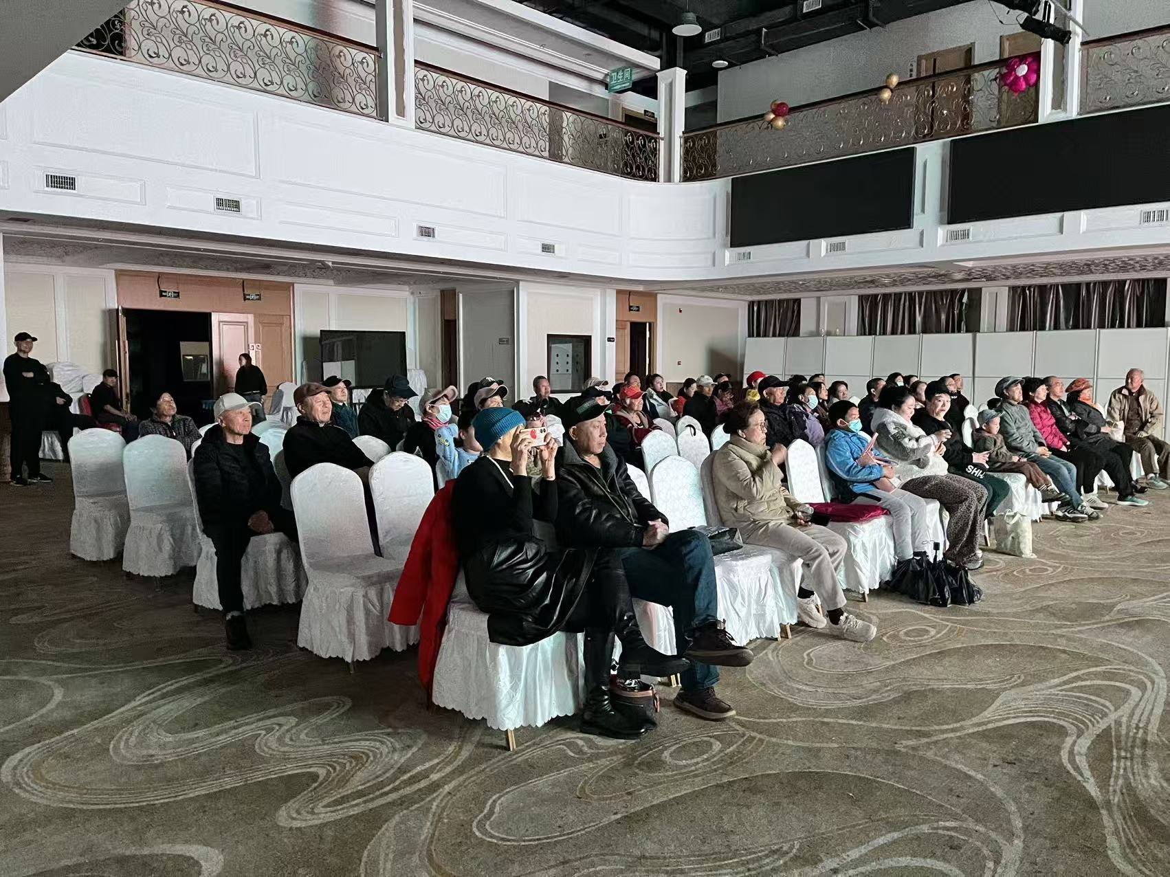 哈市香坊區大慶路街道組織開展公益電影放映活動