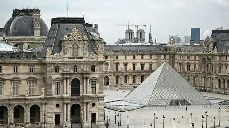 法國羅浮宮發生持械搶劫事件 暫停對外開放