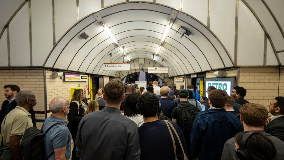 英國政府稱將擴大非法移民遣返規模