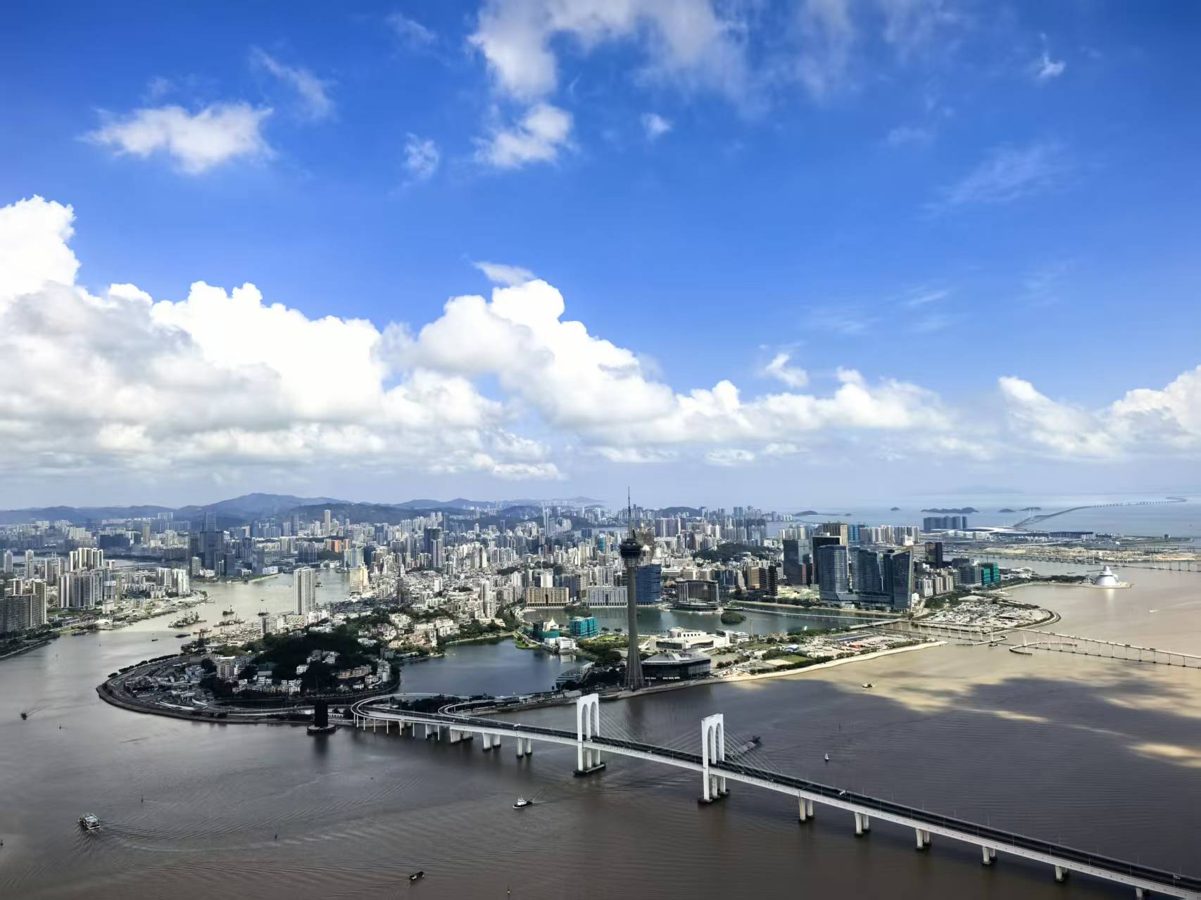  探訪灣區宜居樣本｜受惠交通便利價格優勢  1.7萬香港家庭選擇在珠海置業華發項目