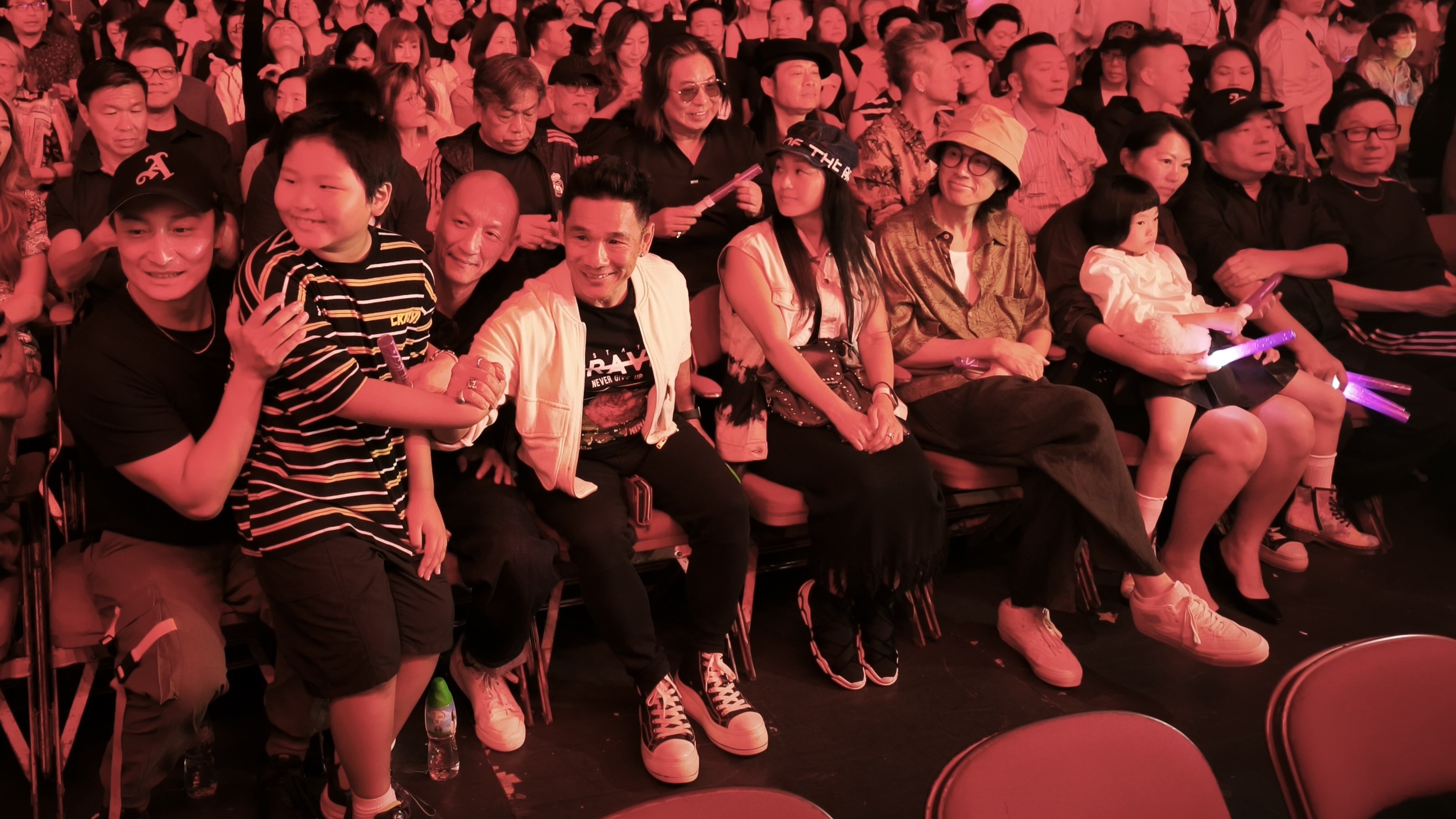 有片 | 【娛樂】杜德偉紅館尾場 黃子華草蜢呂方入場支持