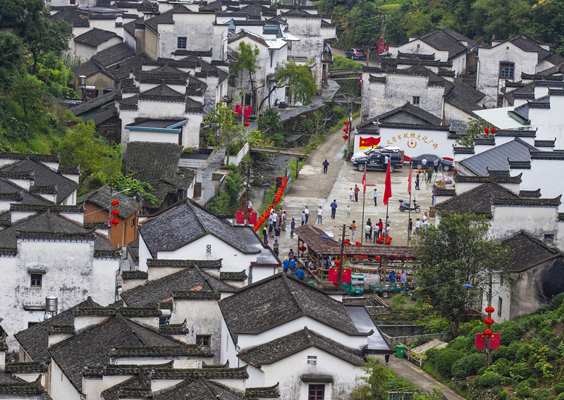 皖休寧梓塢村：「紅綠交融」繪就「古韻今輝」
