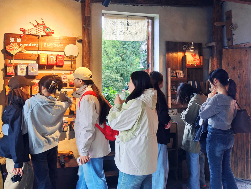 皖休寧縣：「年輕態」激活齊雲山「逍遙遊」