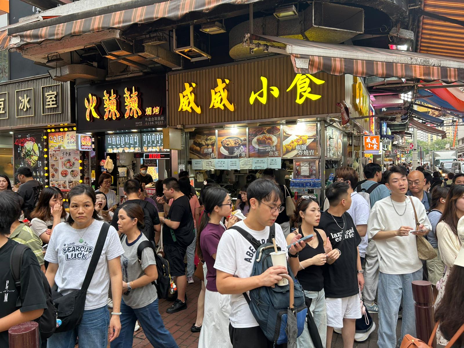 旅遊業旺港經濟  Q3商舖空置率高位回落