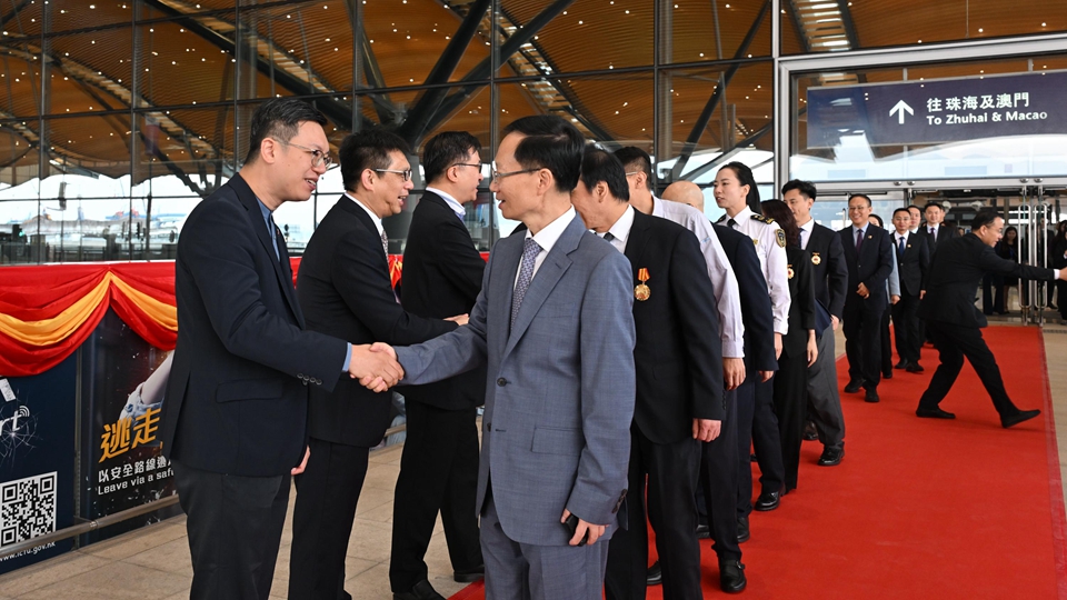 全國勞動模範和大國工匠代表團完成4日訪港行程 今日前往澳門