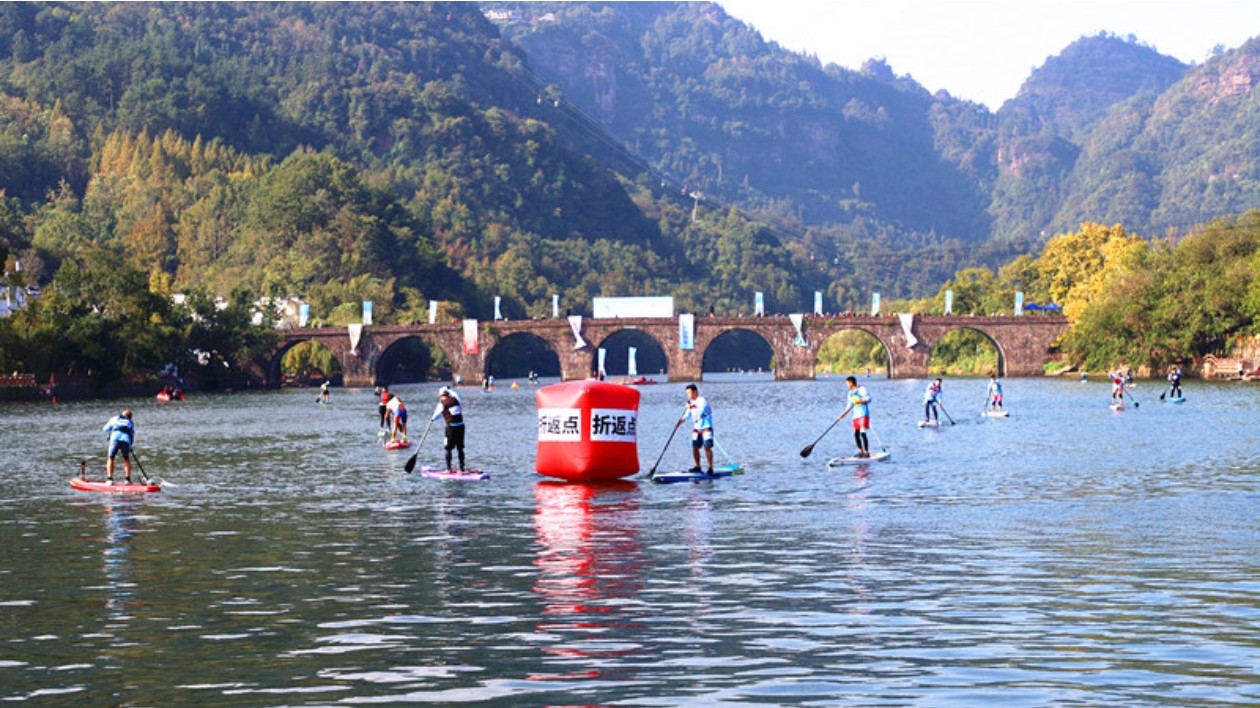 有片 | 橫江齊雲山段成槳板運動樂土 長三角200健兒劈波競渡展風采