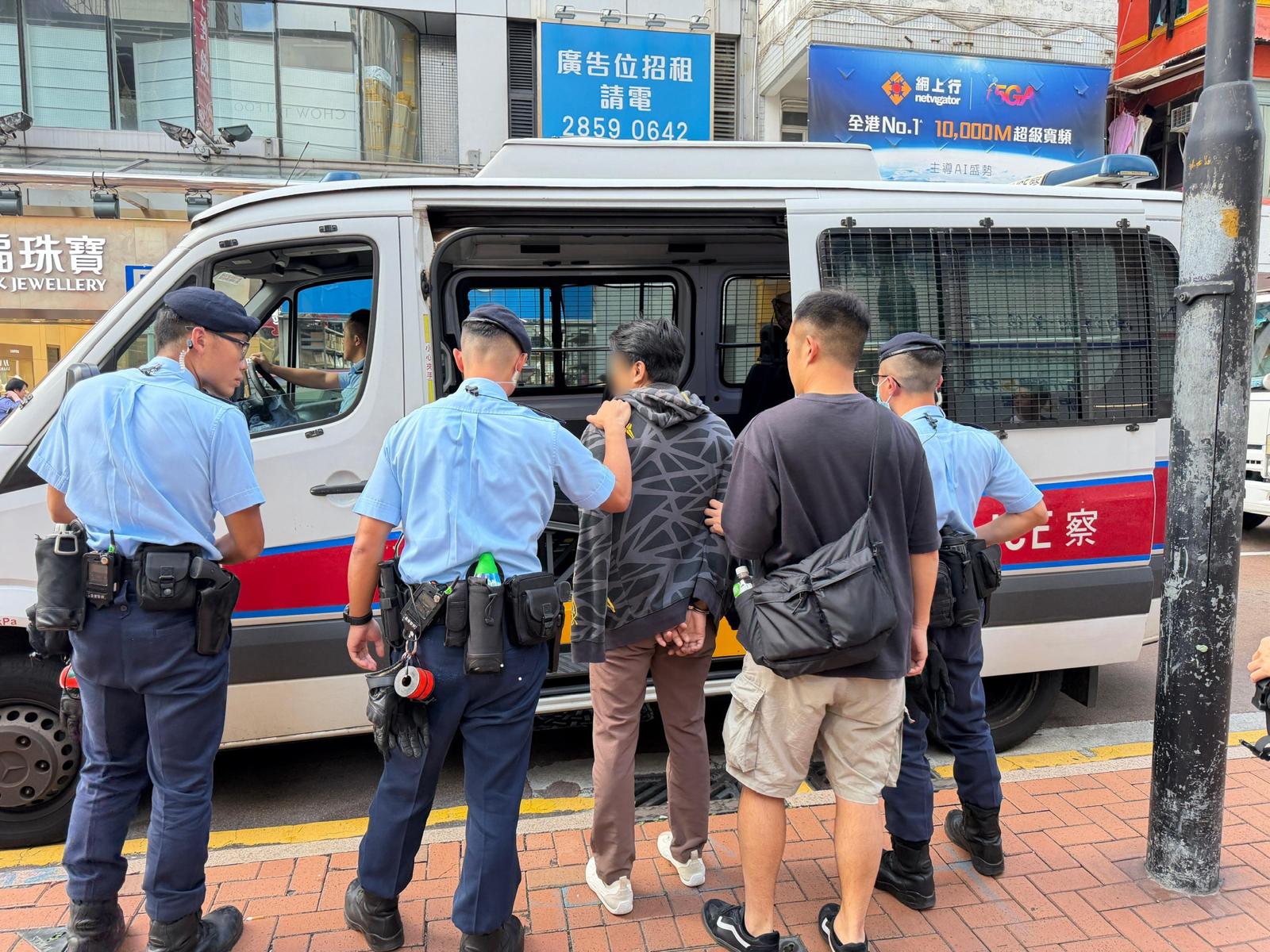 警方荃灣反毒品行動 拘3人檢1100元毒品