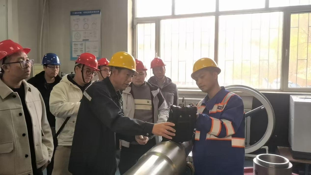 百年哈機展新姿 紅色基因鑄鐵魂