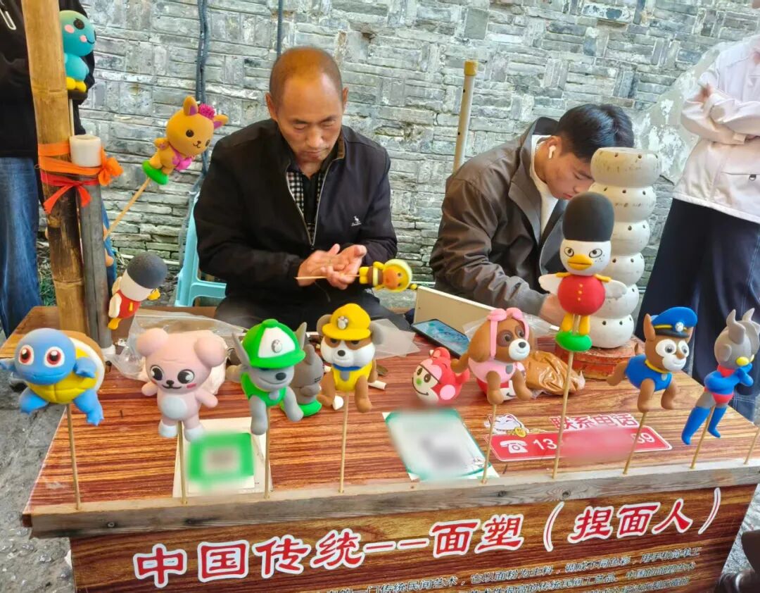蕪湖捏面主理人爆火出圈 傳統手藝緣何成年輕新寵?