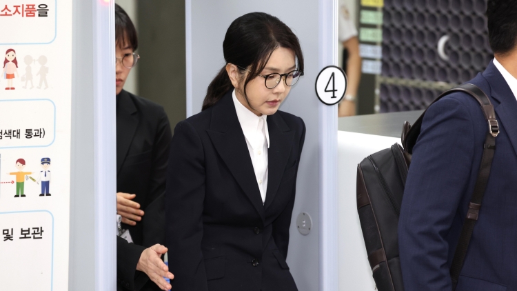 首次承認收受「統一教」香奈兒手袋 金建希公開道歉