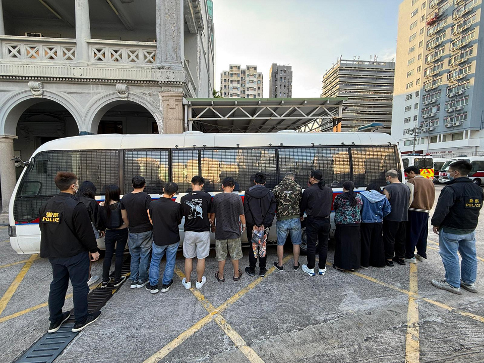 警方旺角破釣魚機賭檔 拘捕14名男女