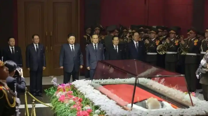 朝鮮為最高人民會議常委會前委員長金永南舉行國葬