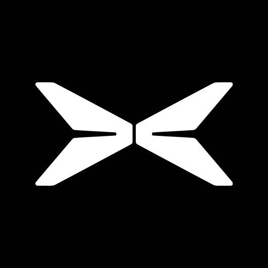 小鵬汽車回應機械人藏真人質疑 美股盤前漲近5%