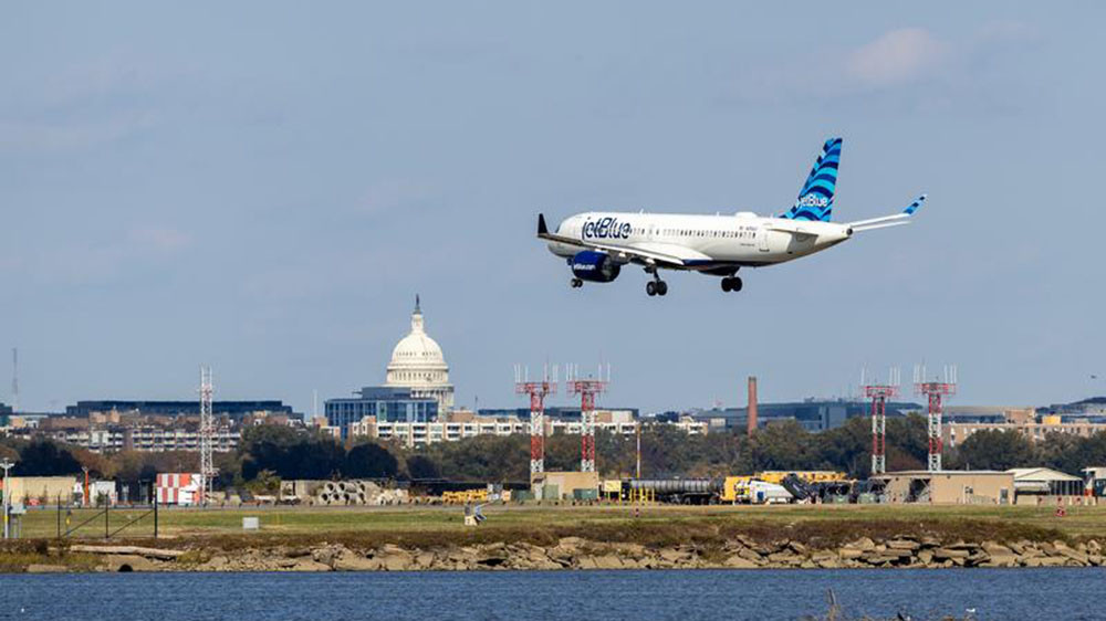 美國政府「停擺」亂象：機場削減運力、航司疲於應對、乘客叫苦不迭……