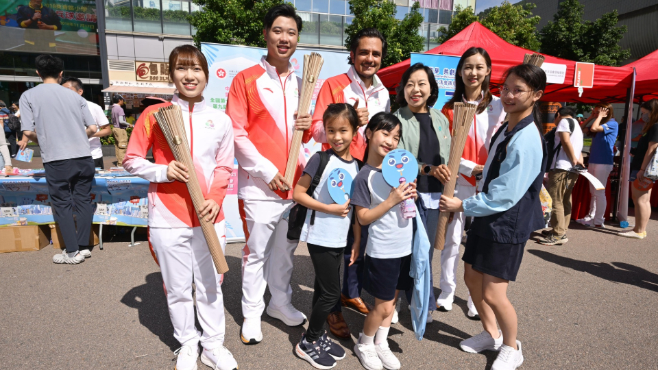 民青團隊乘全運會熱潮 擺街站宣傳立法會選舉