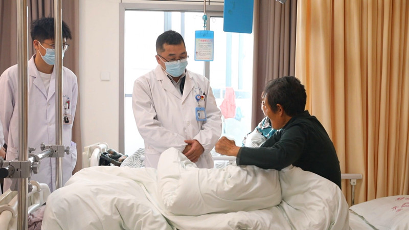 成功完成關節鏡微創手術 皖黟縣「大病不出縣」加快實現