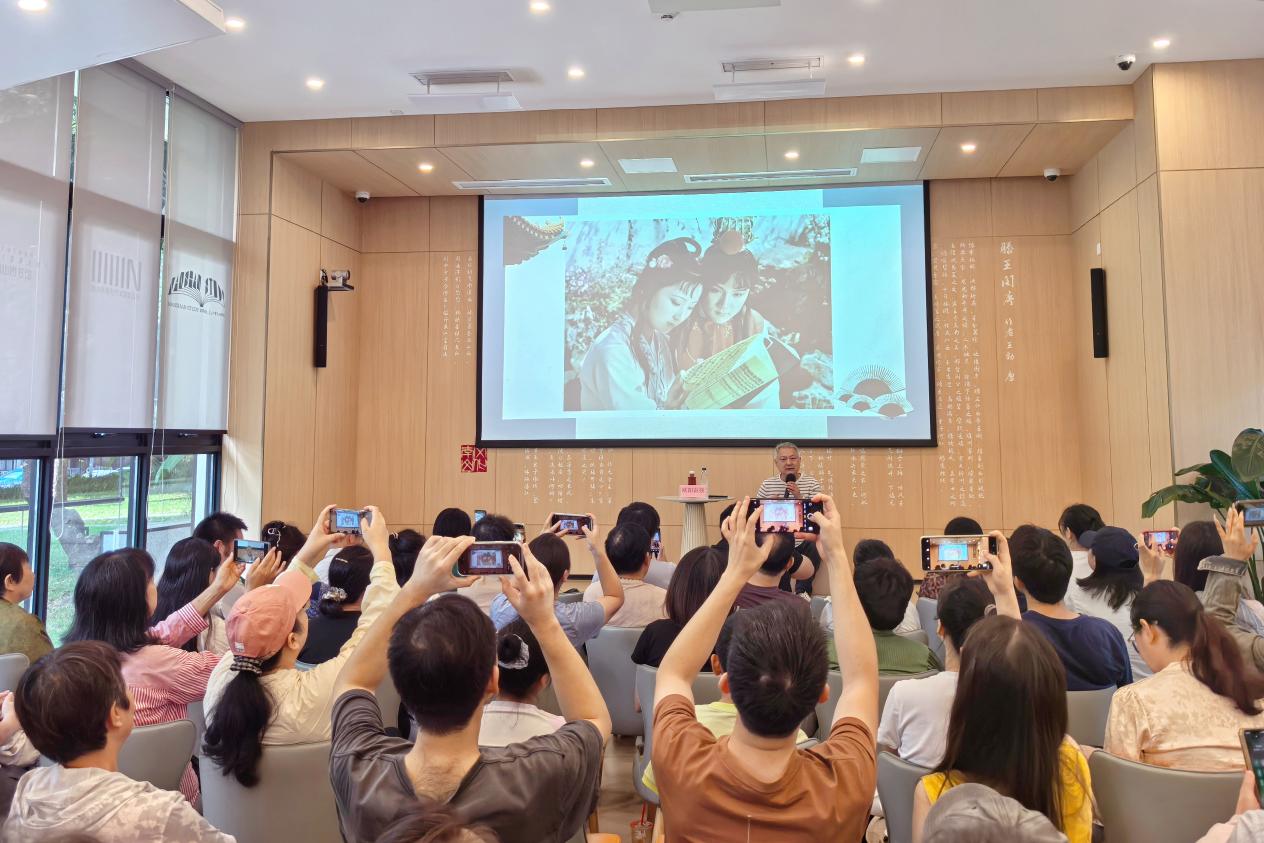  夢回大觀園，「賈寶玉」扮演者歐陽奮強來深圳讀書月講述《紅樓夢》背後的故事