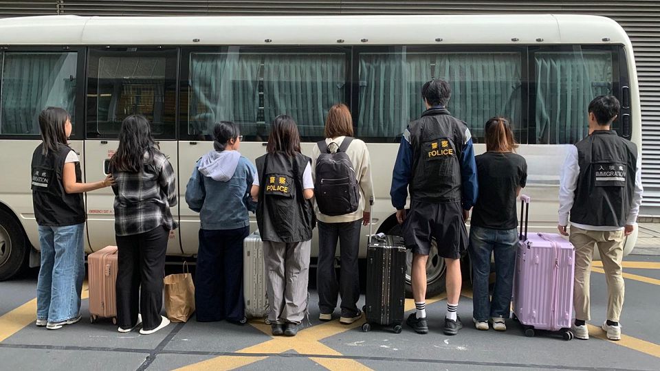 警方灣仔掃黃 拘捕7名女子