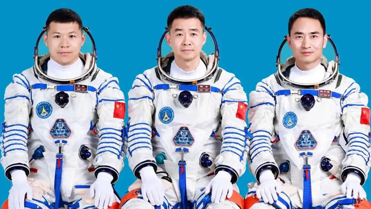 神二十乘組踏上回家之旅！神二十一載人飛船順利撤離空間站組合體