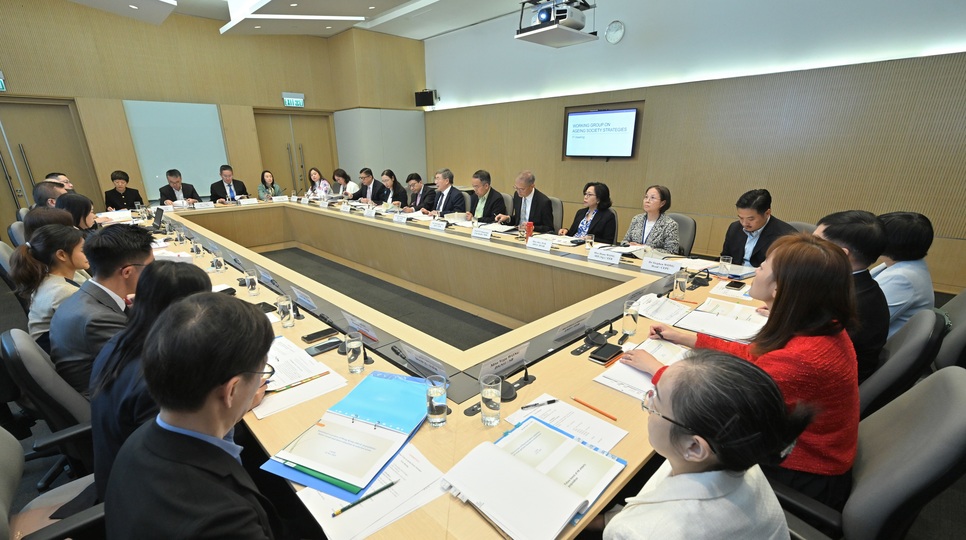 卓永興主持社會高齡化對策工作組首次會議 應對高齡化挑戰