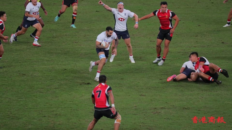 羅淑佩祝賀香港欖球運動員取得金牌