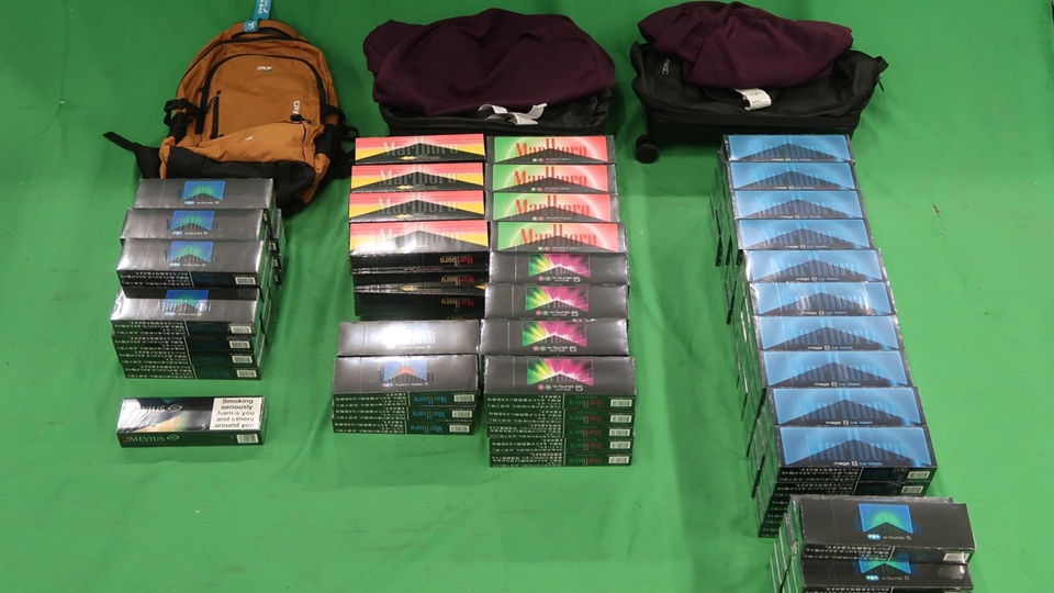 40歲女子攜3.02萬支未完稅香煙抵港 被判囚3月 罰款1000元