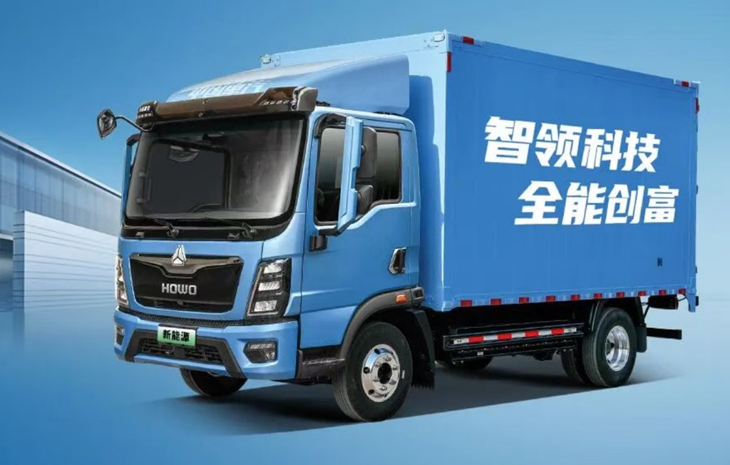 中國重汽HOWO新能源輕卡  助你「一路開掛」！
