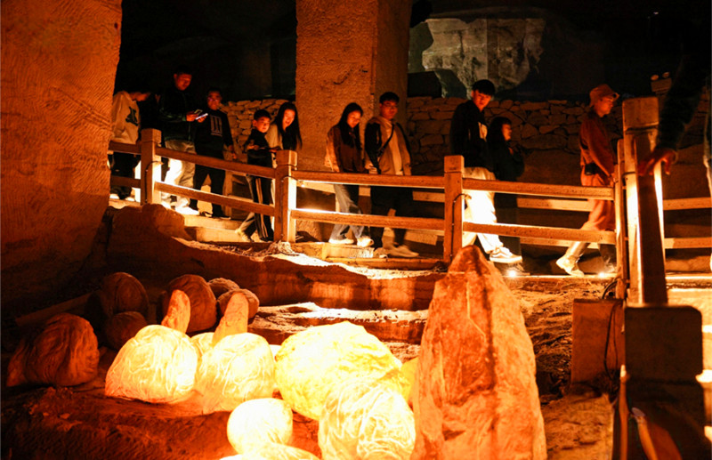 【黃山旅遊】煮茶品咖嘗徽味 花山迷窟推秋假「洞」心計劃約你共賞秘境秋芳