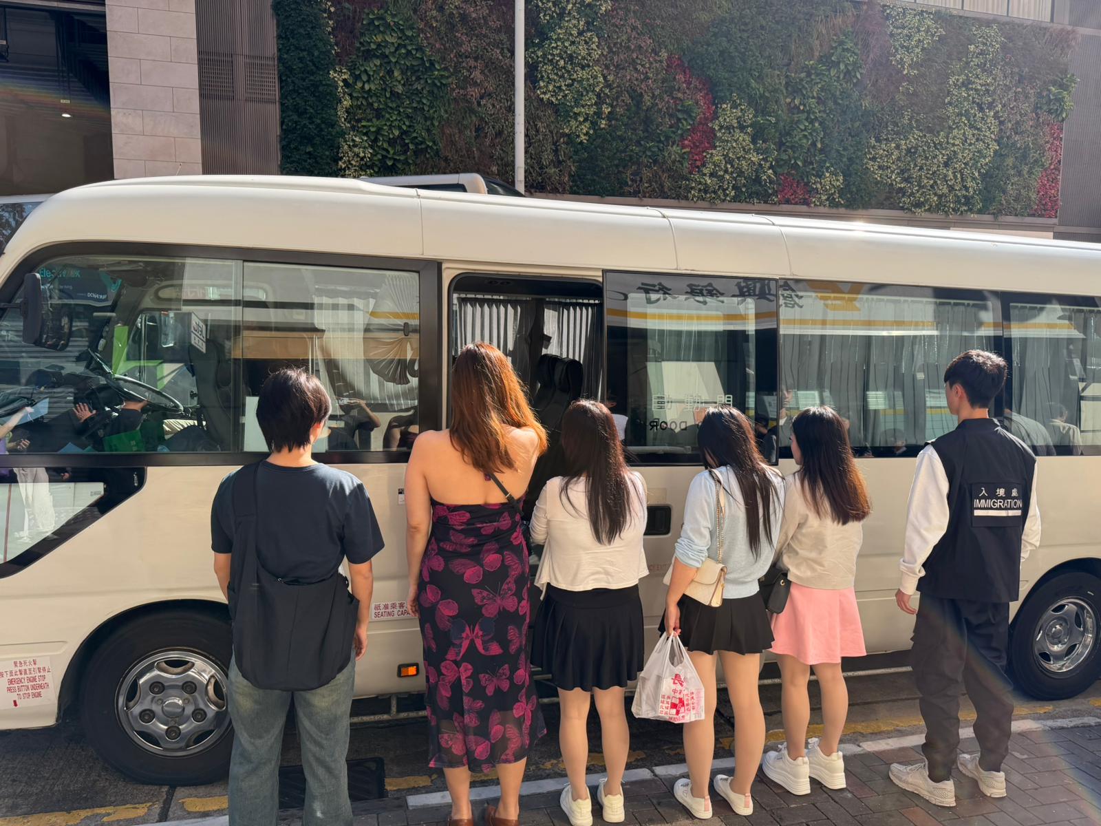 觀塘掃黃拘5名內地女