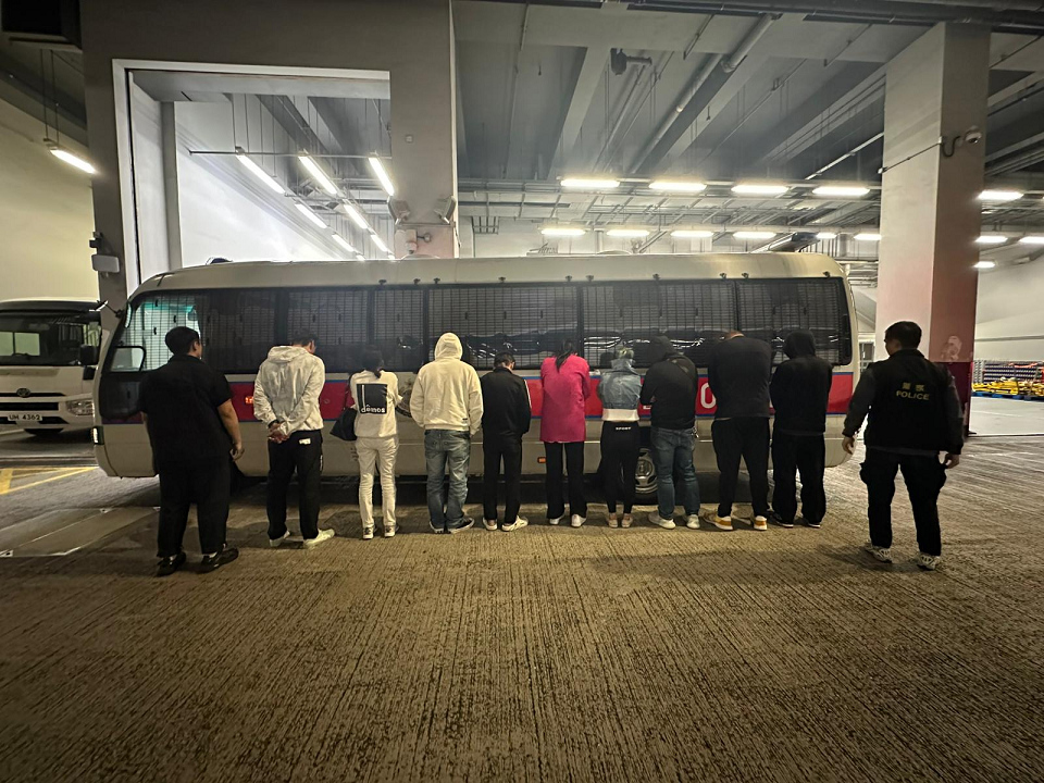 警方油麻地破釣魚機賭檔 拘捕10名男女