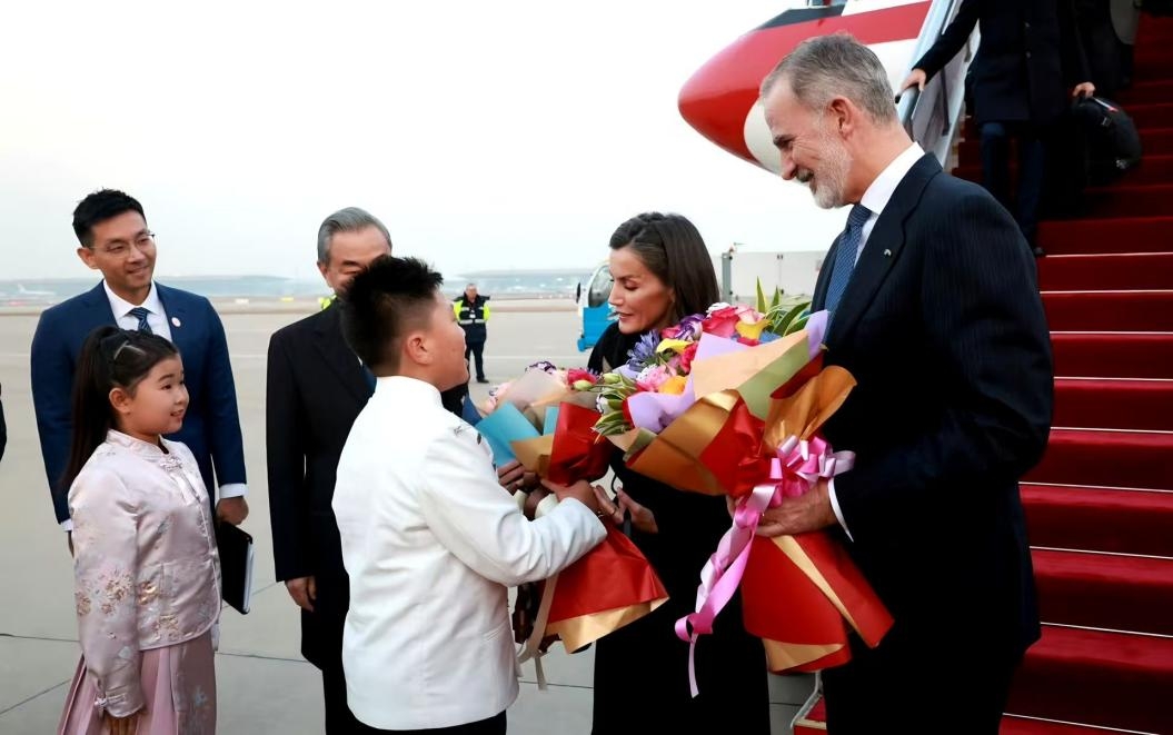 十一豐小學子參與重要外事禮賓活動展現中國少年風采