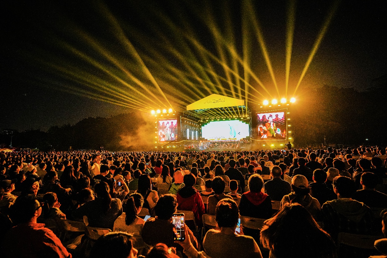 中西交融・全民共創 2025蓮花山草地音樂節圓滿落幕！